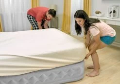 Intex Supreme Air Flow Luchtbed - Queensize - Ingebouwde Elektrische Pomp 20 Intex Supreme Air Flow Luchtbed - Queensize - Ingebouwde Elektrische Pomp -Outwell Winkel 1320 1900 64490 inuse1 2020 300