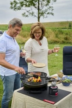 NomadiQ Draagbare Gasbarbecue - Zwart 19 NomadiQ Draagbare Gasbarbecue - Zwart -Outwell Winkel 1900 1267 mvd0748 1