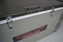 Engel MD60F-C Dual-zone Compressor Koelbox - 57 Liter -Outwell Winkel 1900 2849 md60fc verschluss detail