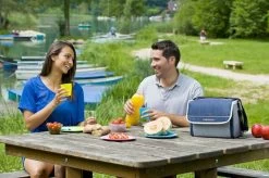 Campingaz Fold 'N Cool Koeltas - 10 Liter -Outwell Winkel 900 1353 cooler fold n cool 10l dark blue 2000011723 lifestyle 2